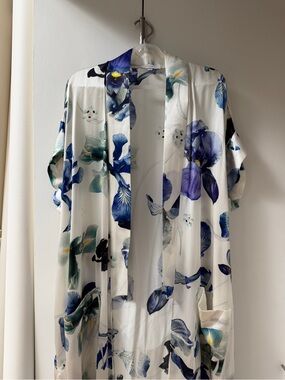 Violet & Wren (UK) Floral Satin Kimono Robe 100% Silk - Pre-owned like new
